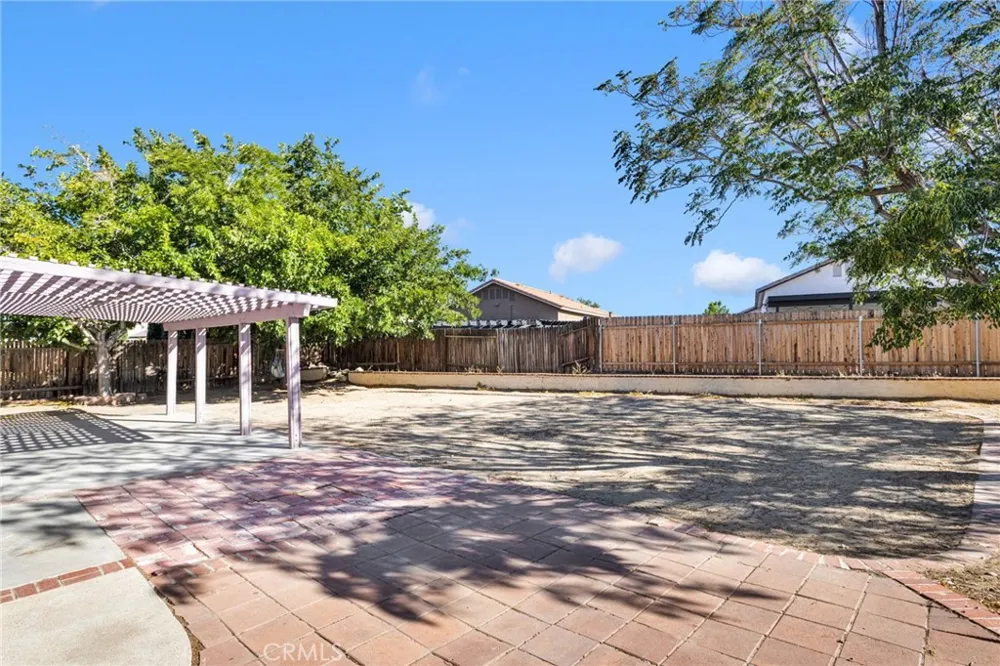 13759 Clear Valley Victorville, CA 92392
