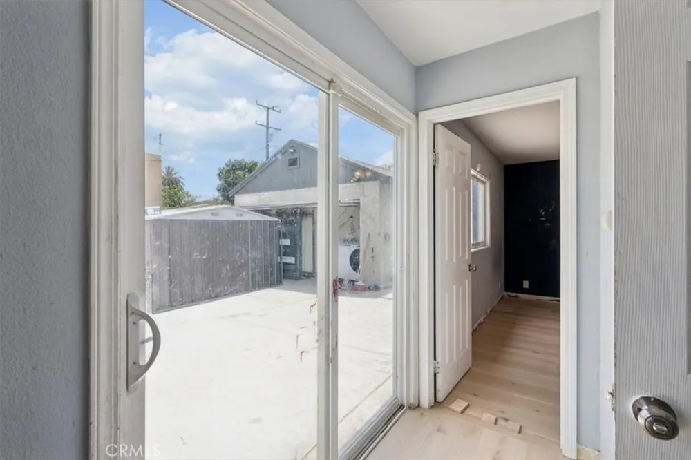 322 W School Street Compton, CA 90220