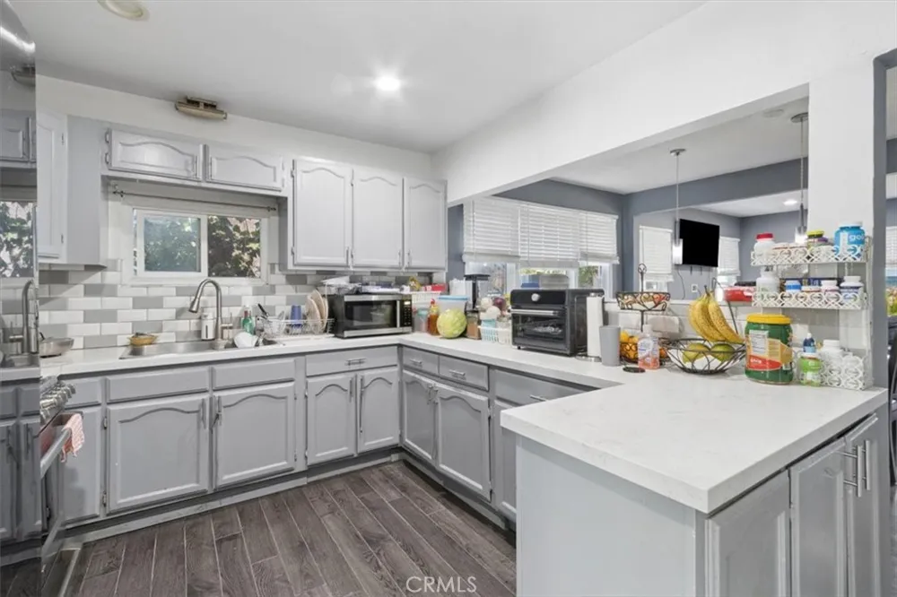 322 W School Street Compton, CA 90220