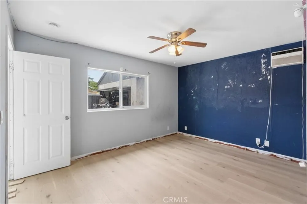 322 W School Street Compton, CA 90220