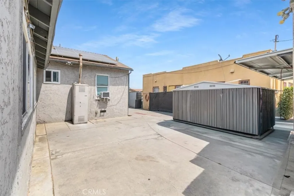 322 W School Street Compton, CA 90220