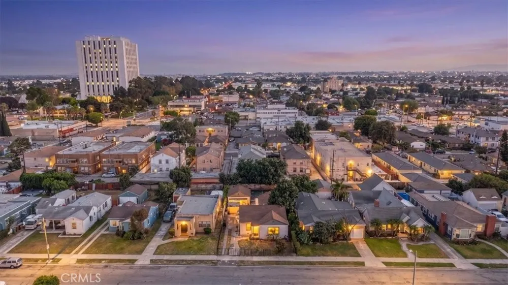 322 W School Street Compton, CA 90220