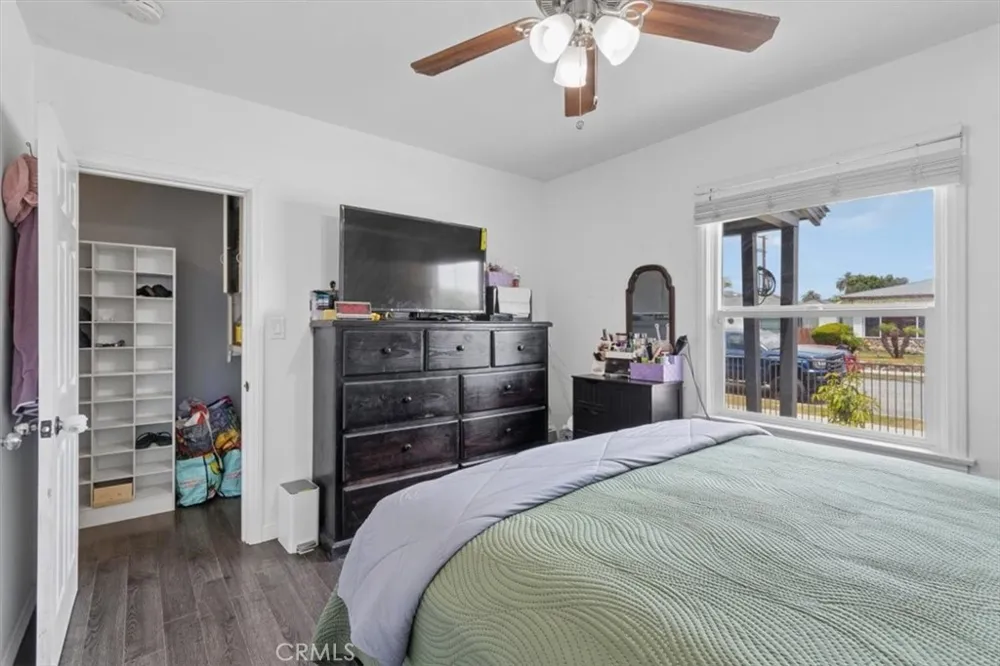 322 W School Street Compton, CA 90220