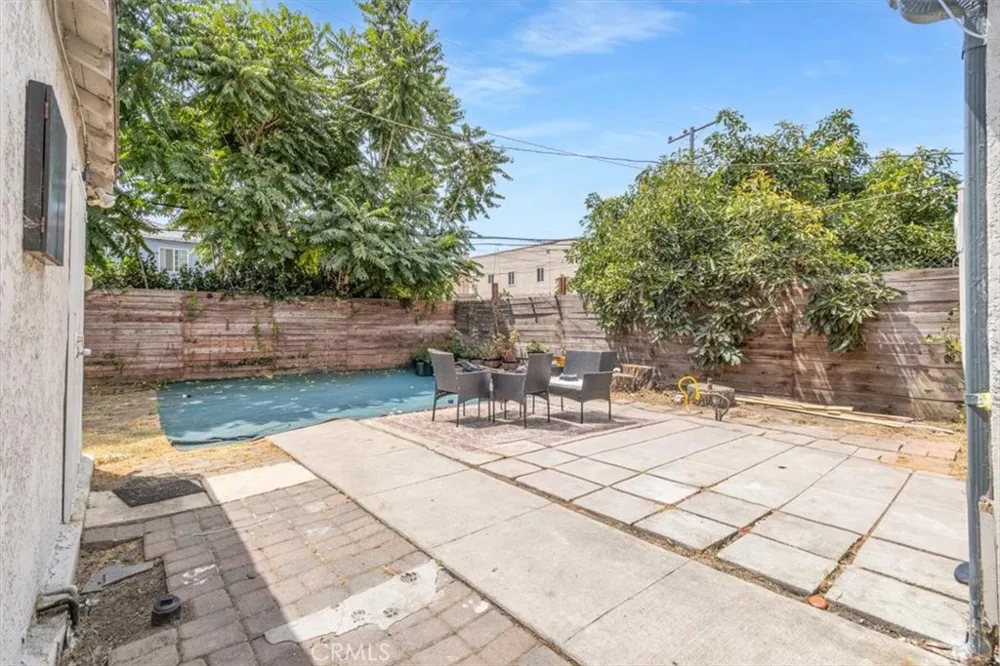 322 W School Street Compton, CA 90220