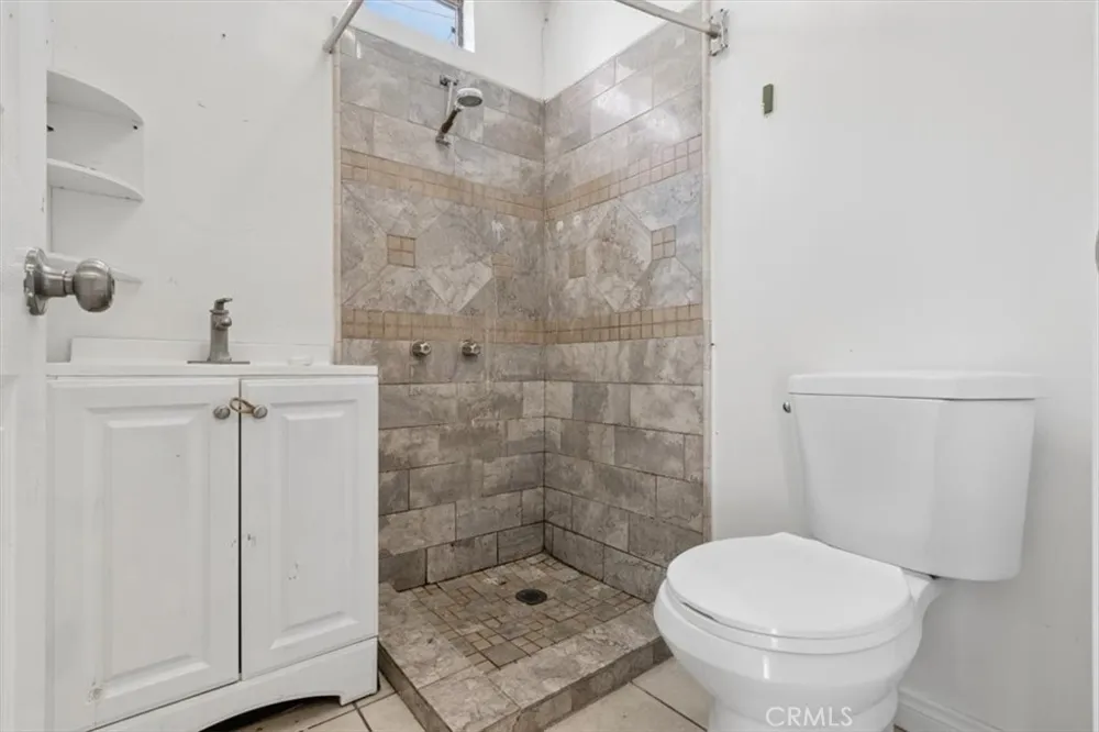 322 W School Street Compton, CA 90220