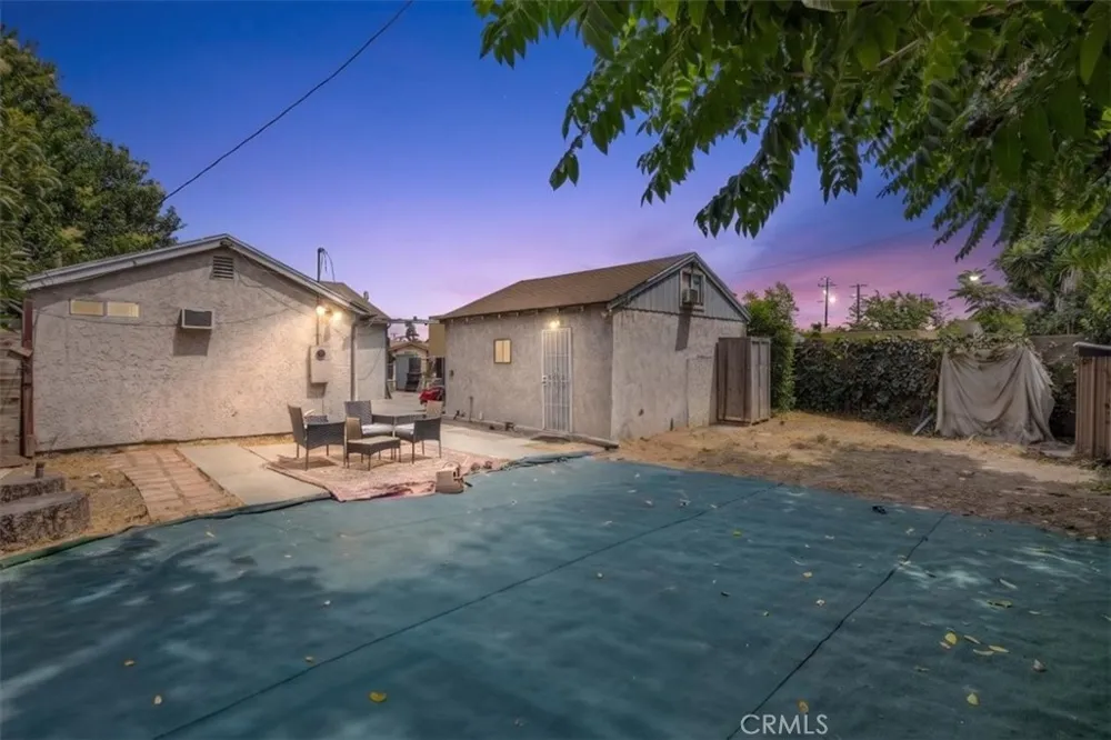 322 W School Street Compton, CA 90220