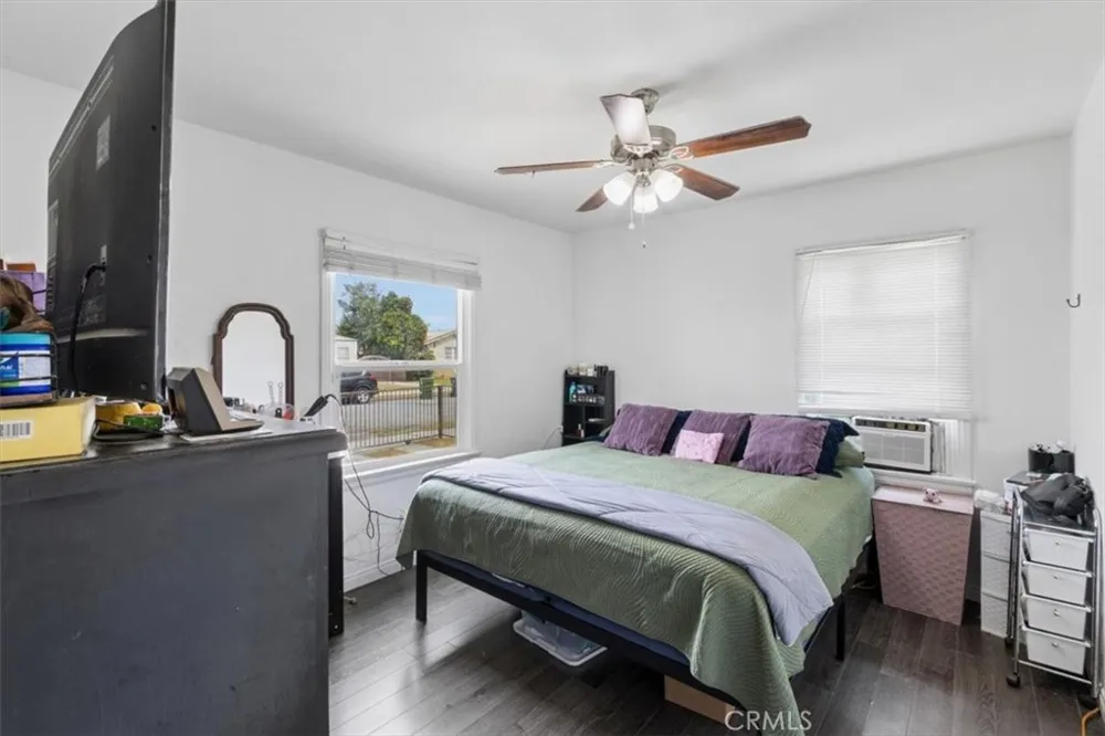 322 W School Street Compton, CA 90220