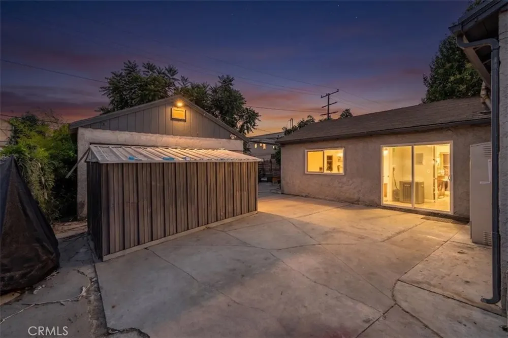 322 W School Street Compton, CA 90220
