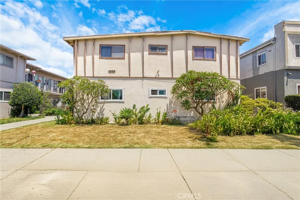 1625 Lomita Harbor City, CA 90710