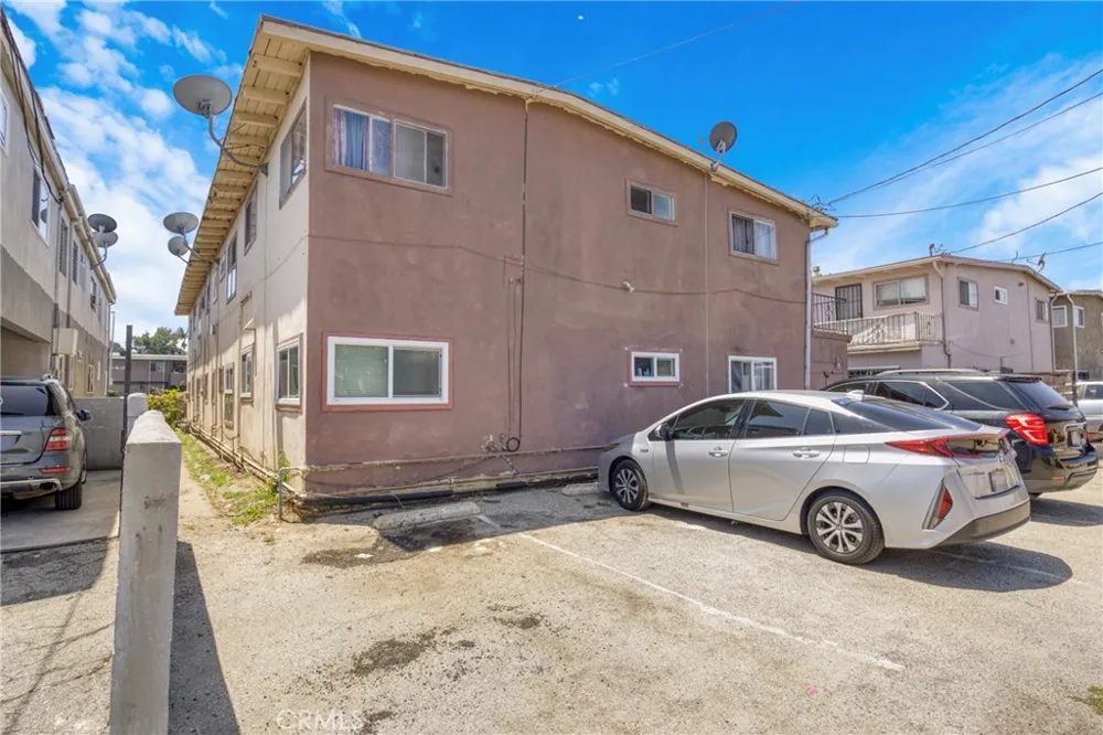 1625 Lomita Harbor City, CA 90710