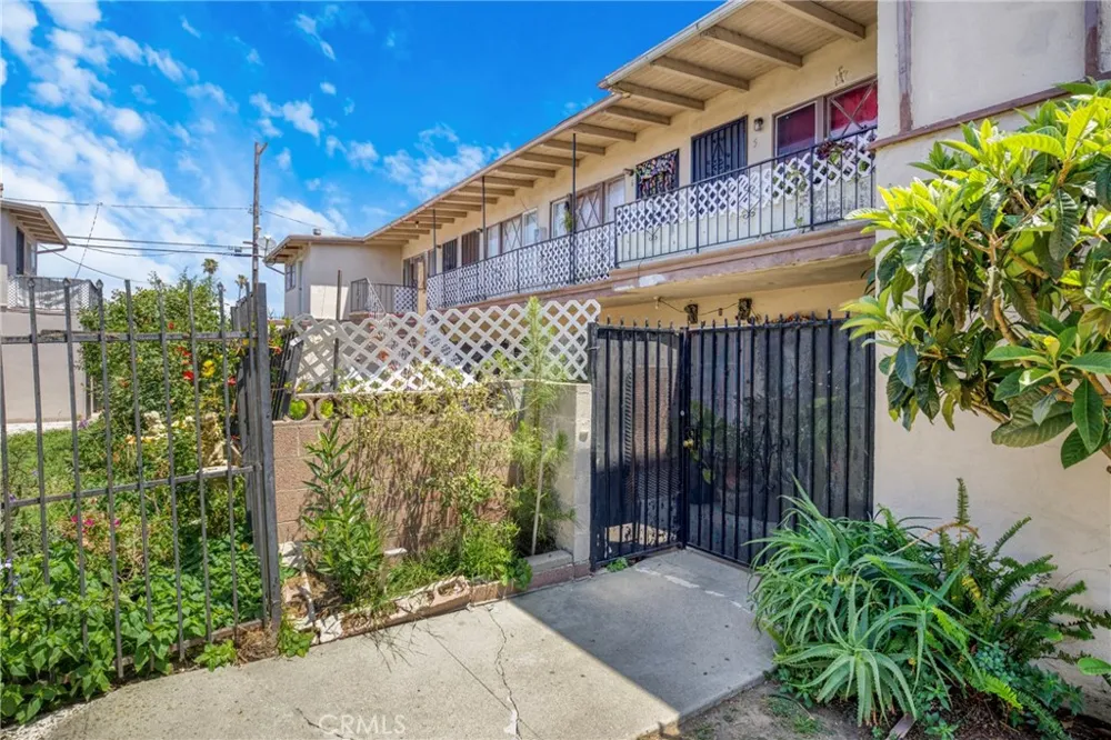 1625 Lomita Harbor City, CA 90710