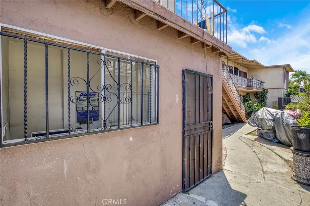 1625 Lomita Harbor City, CA 90710