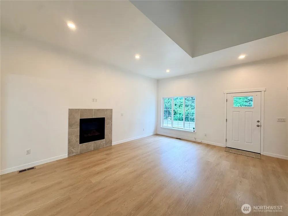 1034 S 74th Street Tacoma, WA 98408