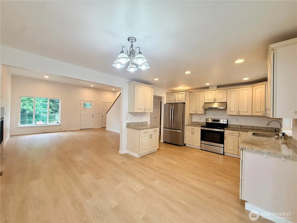 1034 S 74th Street Tacoma, WA 98408