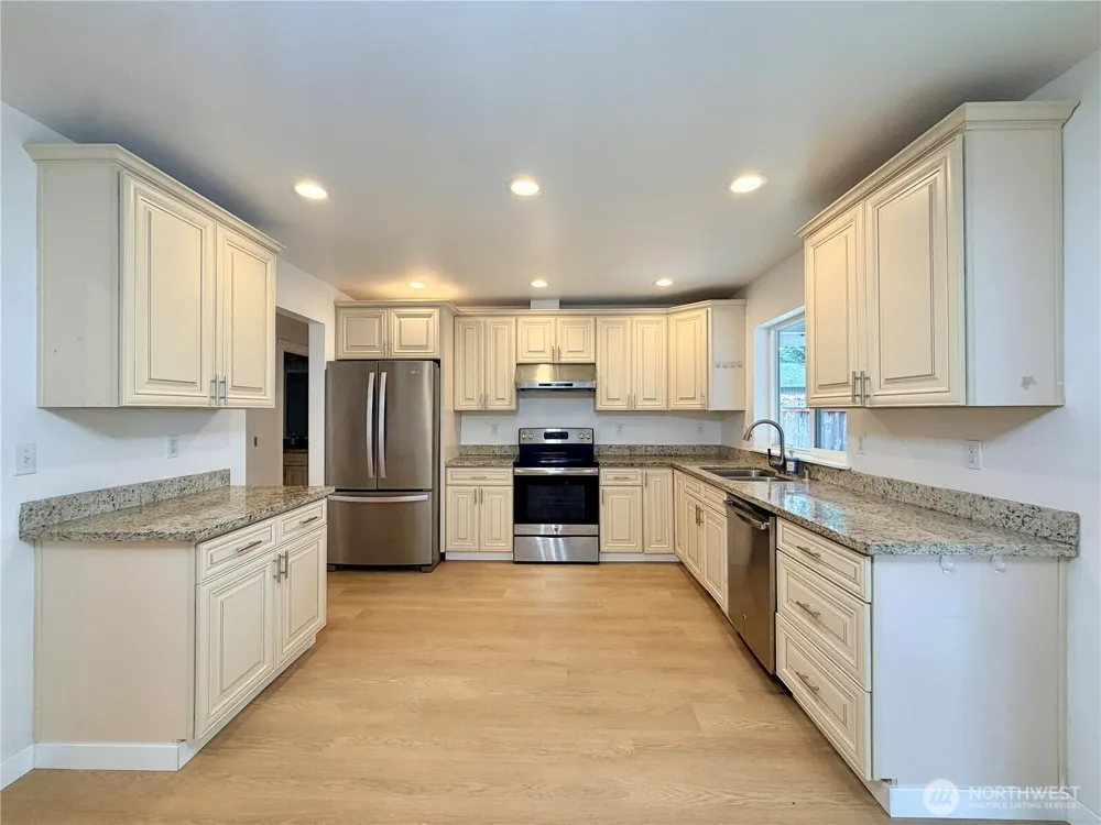 1034 S 74th Street Tacoma, WA 98408