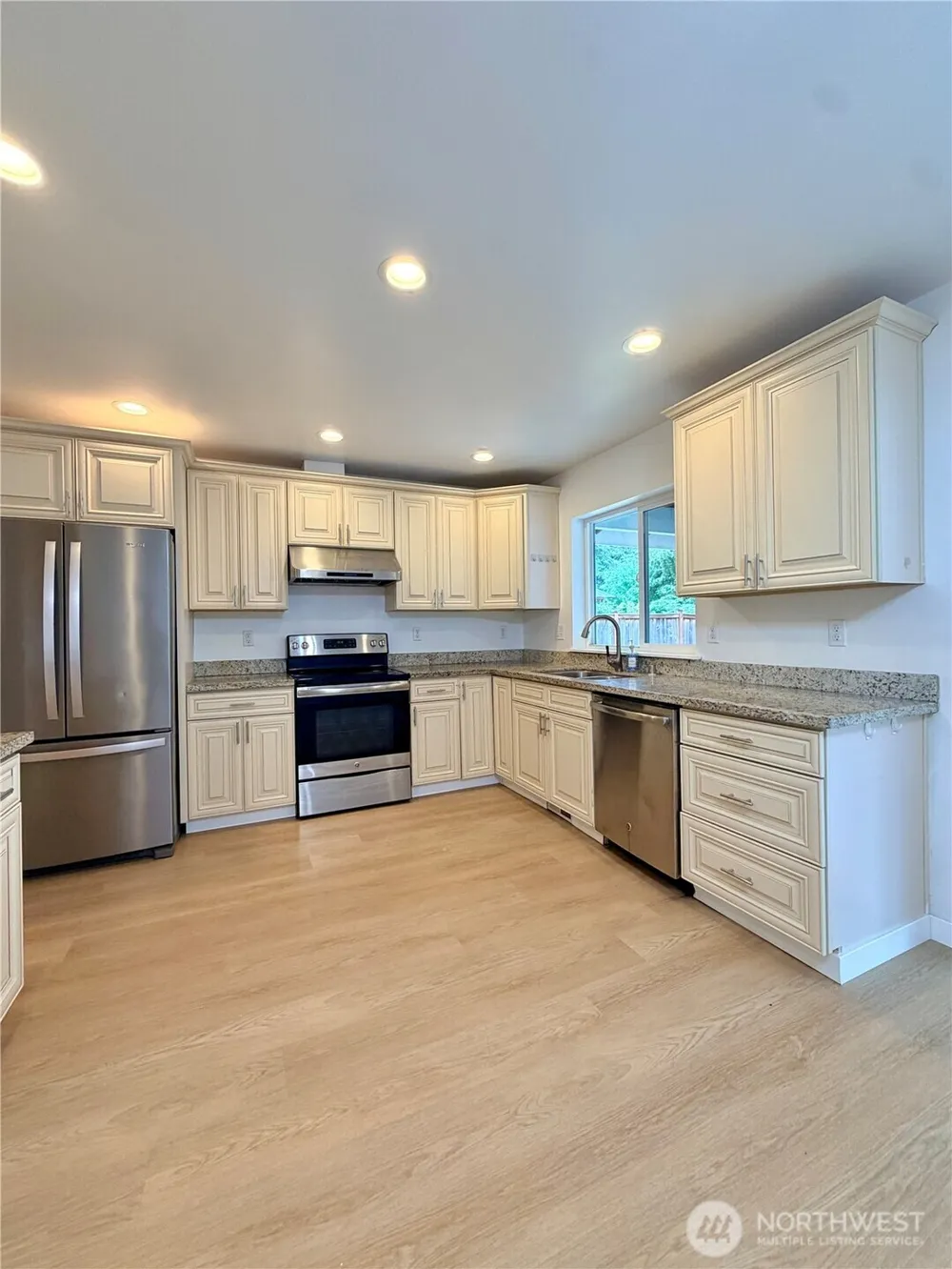 1034 S 74th Street Tacoma, WA 98408