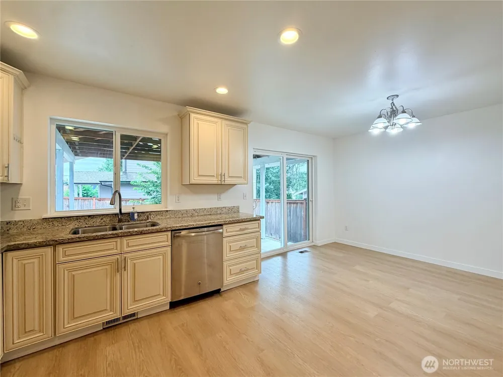 1034 S 74th Street Tacoma, WA 98408
