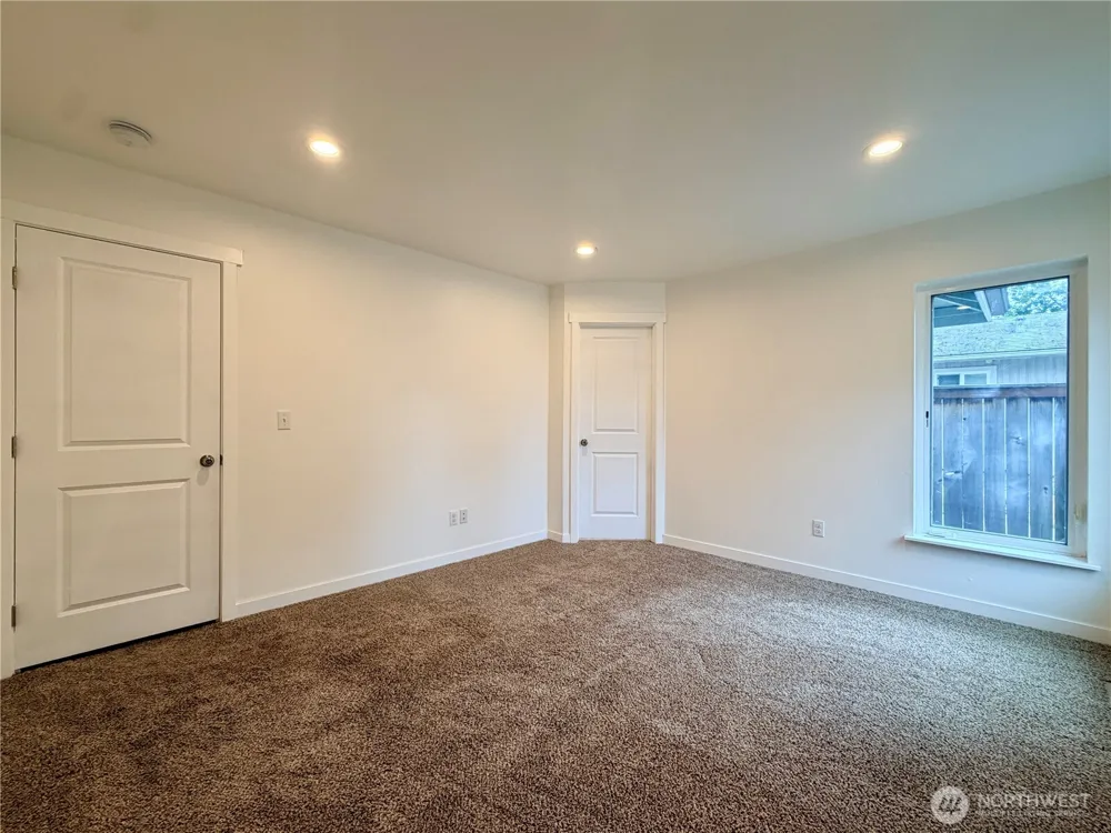 1034 S 74th Street Tacoma, WA 98408