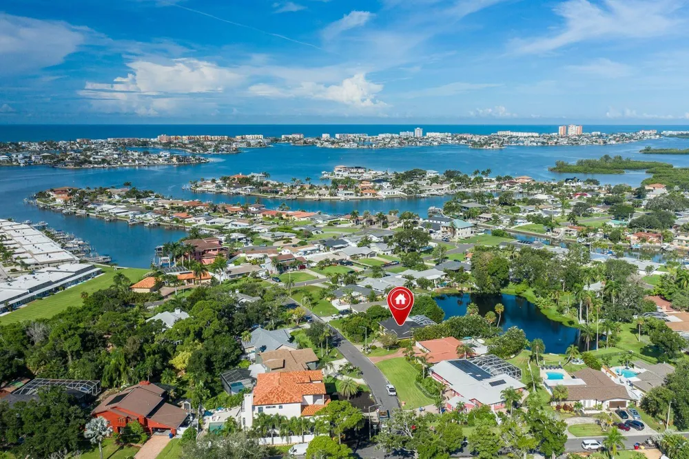 11555 PINE STREET Seminole, FL 33772