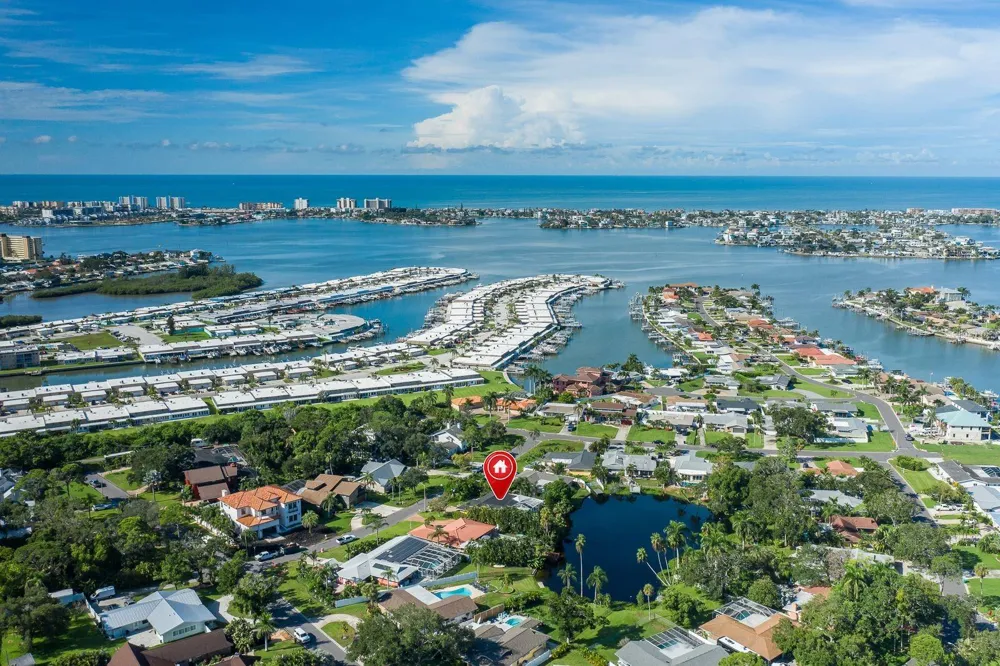 11555 PINE STREET Seminole, FL 33772