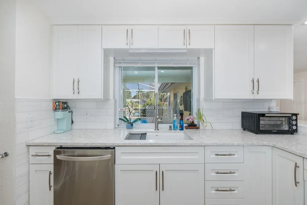 11555 PINE STREET Seminole, FL 33772