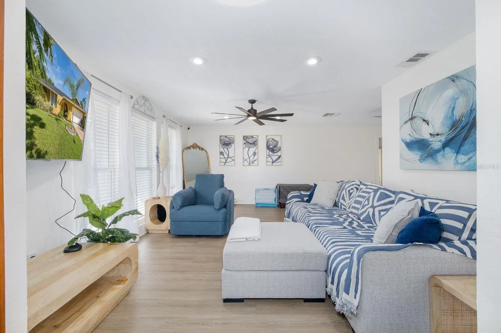 11555 PINE STREET Seminole, FL 33772