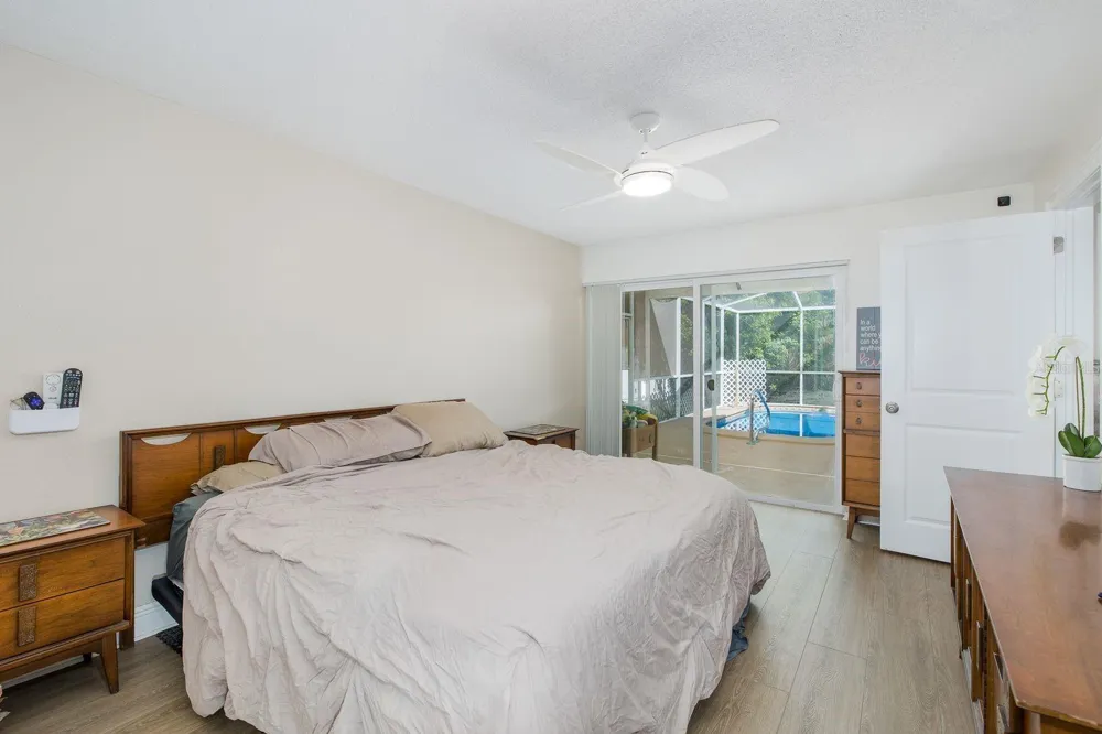 11555 PINE STREET Seminole, FL 33772