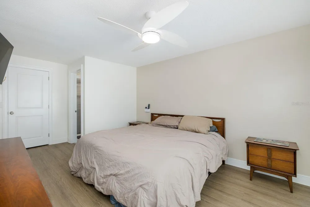 11555 PINE STREET Seminole, FL 33772
