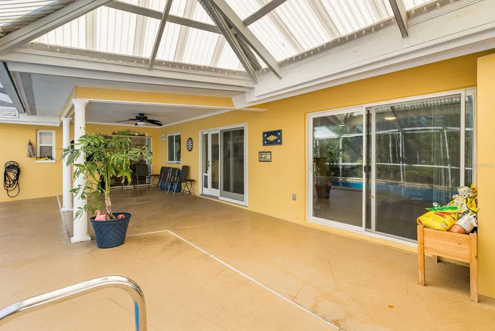 11555 PINE STREET Seminole, FL 33772