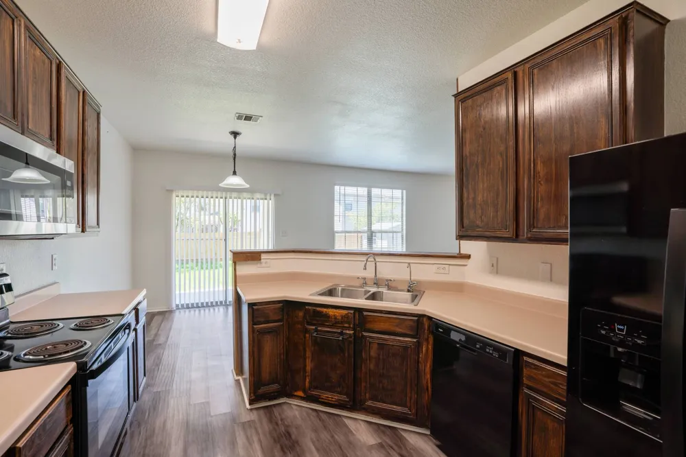 711 Abundance Lane Kyle, TX 78640