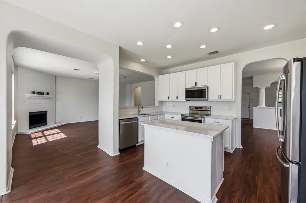 380 Apricot Drive Kyle, TX 78640