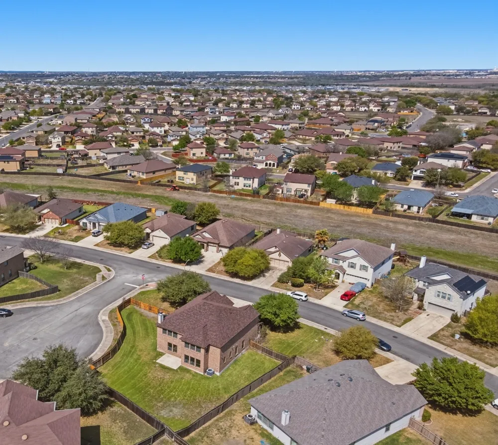 380 Apricot Drive Kyle, TX 78640