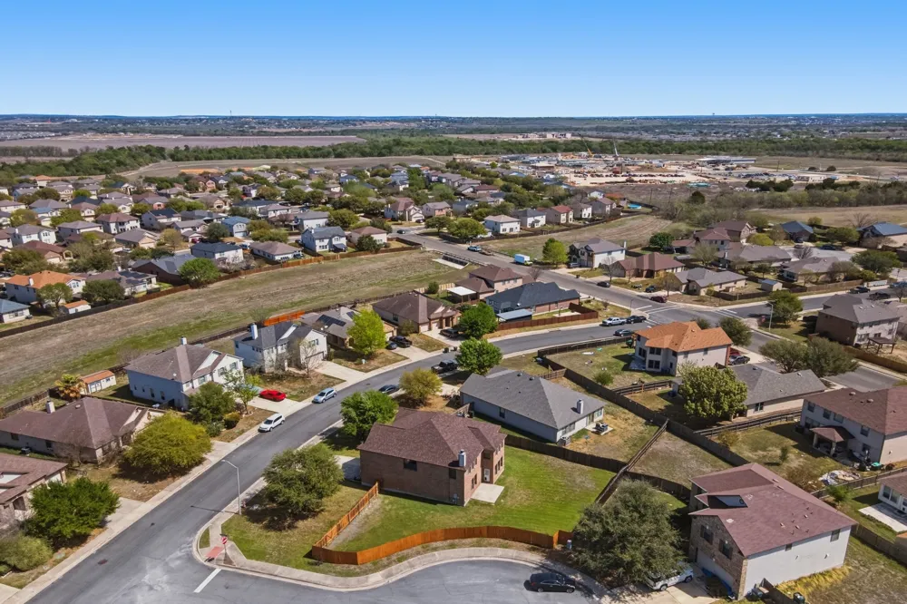 380 Apricot Drive Kyle, TX 78640