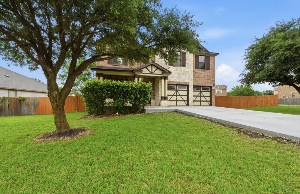 380 Apricot Drive Kyle, TX 78640