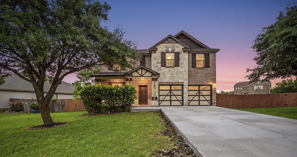 380 Apricot Drive Kyle, TX 78640