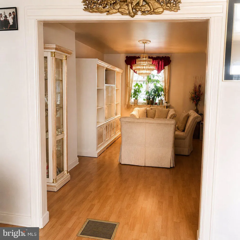 805 SPEDDEN STREET Baltimore, MD 21216
