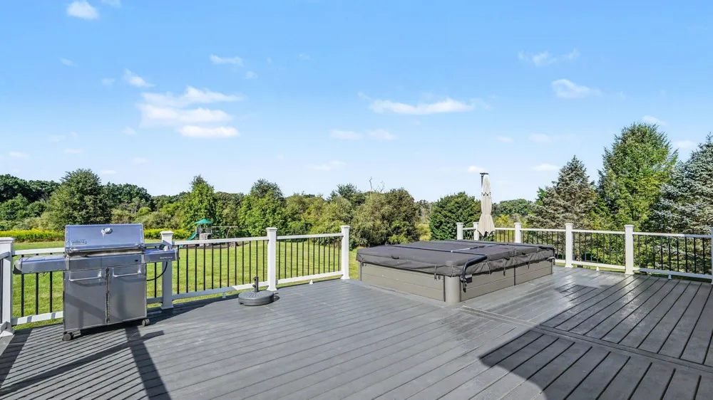 2663 Island Hills Drive Dexter, MI 48130