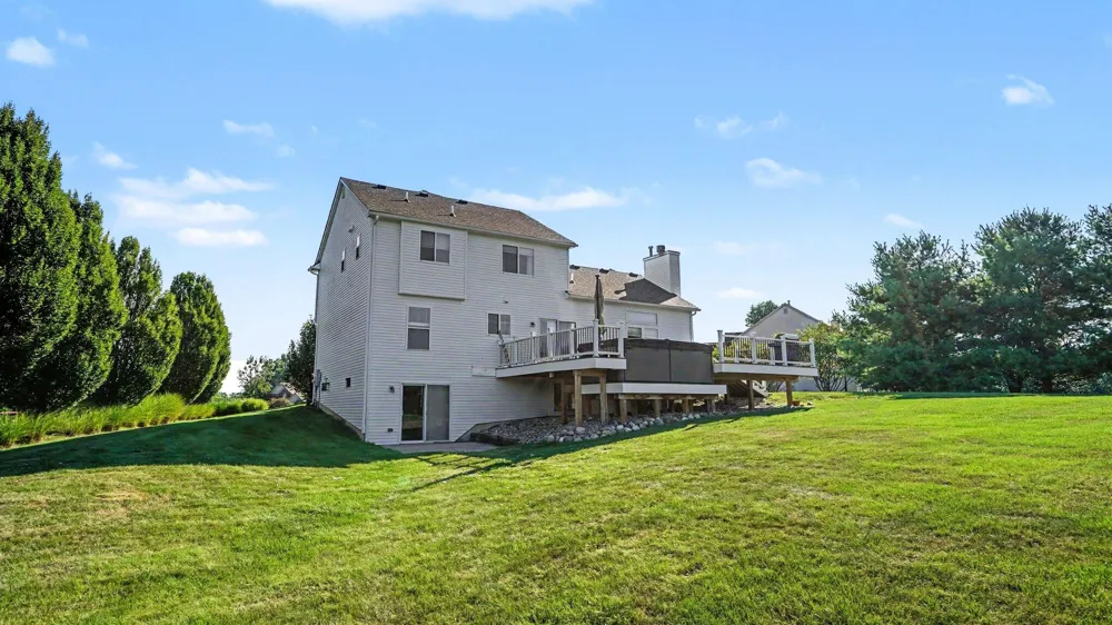 2663 Island Hills Drive Dexter, MI 48130