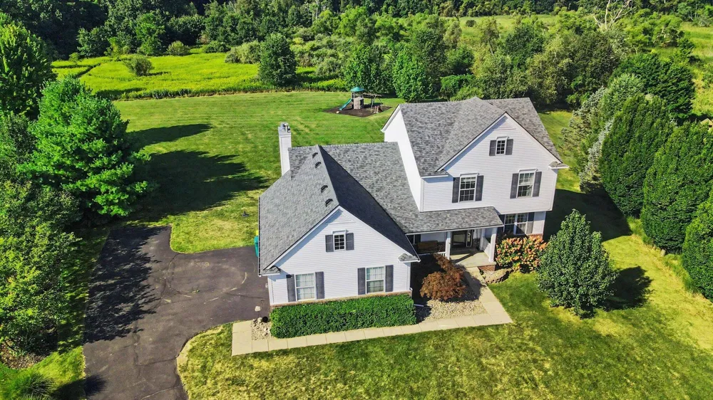 2663 Island Hills Drive Dexter, MI 48130