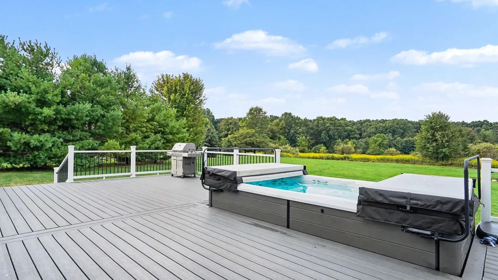 2663 Island Hills Drive Dexter, MI 48130
