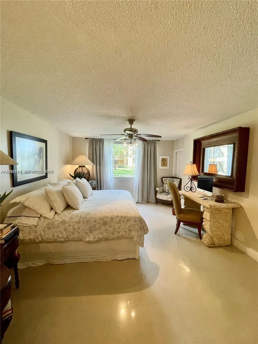 8592 W Sunrise Blvd #111 Plantation, FL 33322