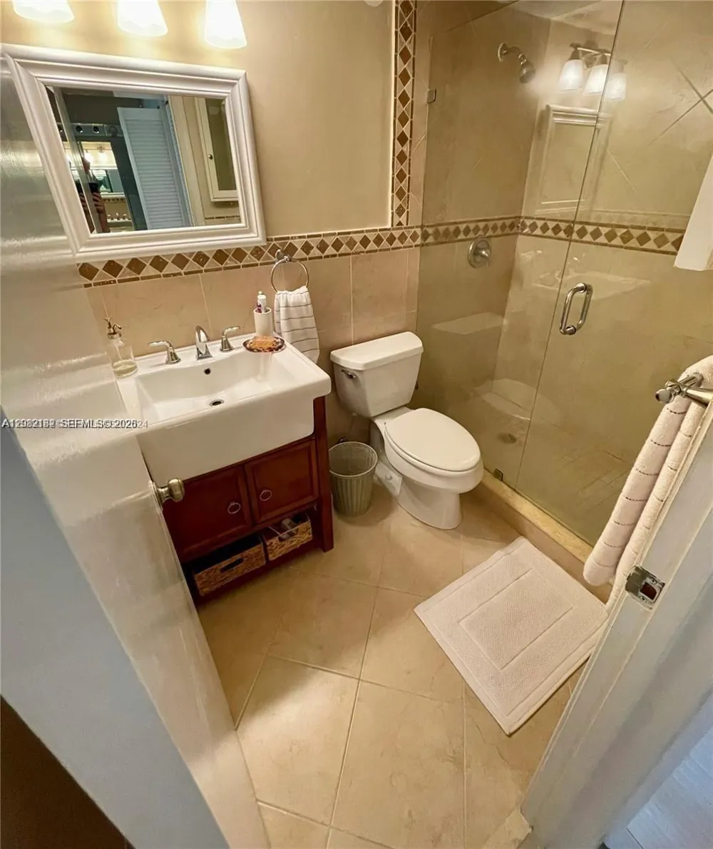 8592 W Sunrise Blvd #111 Plantation, FL 33322