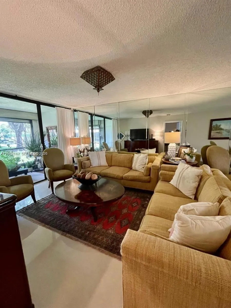 8592 W Sunrise Blvd #111 Plantation, FL 33322