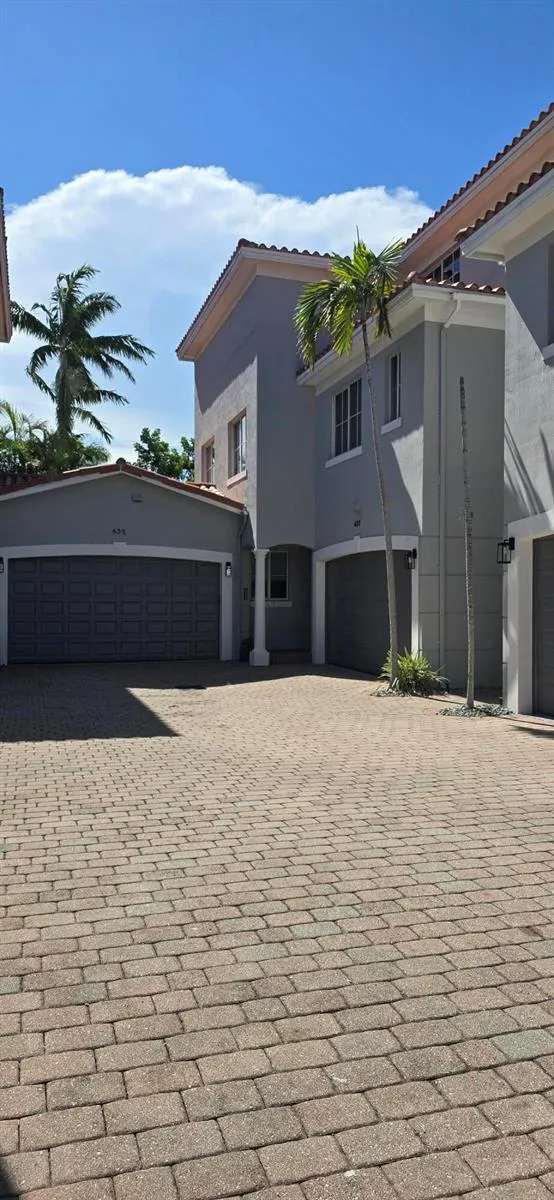 635 NE 11th Avenue Fort Lauderdale, FL 33304