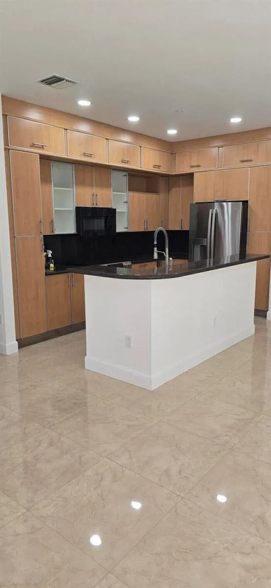 635 NE 11th Avenue Fort Lauderdale, FL 33304