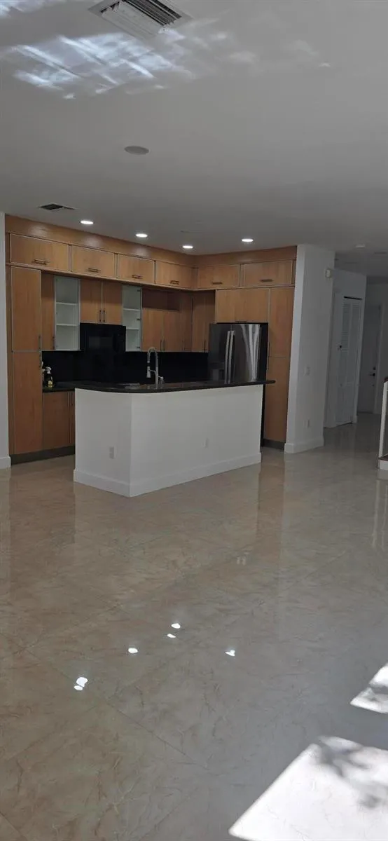 635 NE 11th Avenue Fort Lauderdale, FL 33304