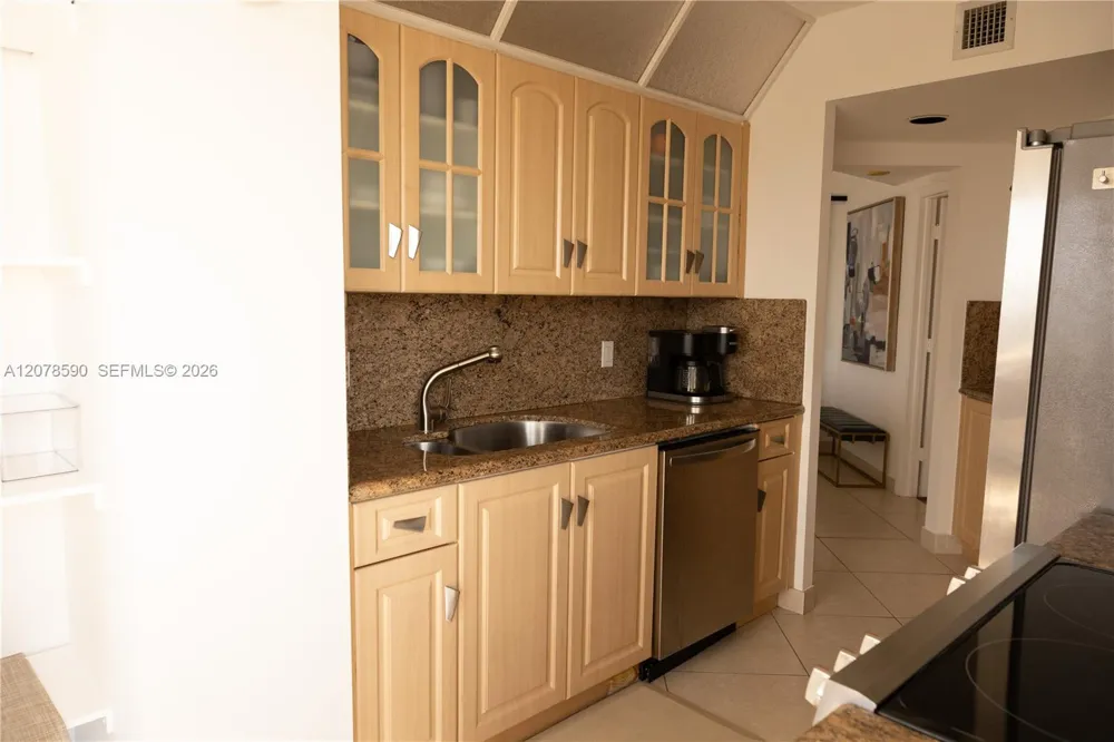 1000 W Island Blvd #1010 Aventura, FL 33160