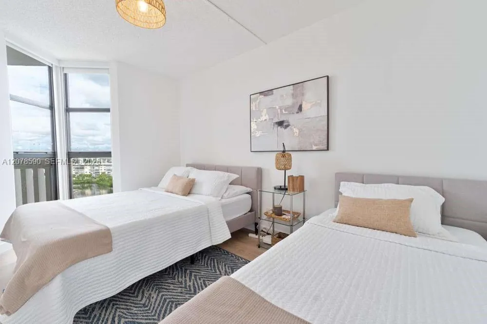 1000 W Island Blvd #1010 Aventura, FL 33160