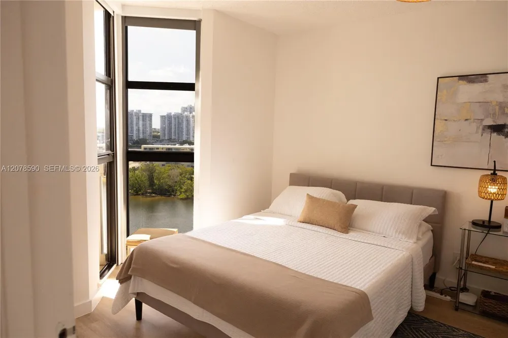 1000 W Island Blvd #1010 Aventura, FL 33160