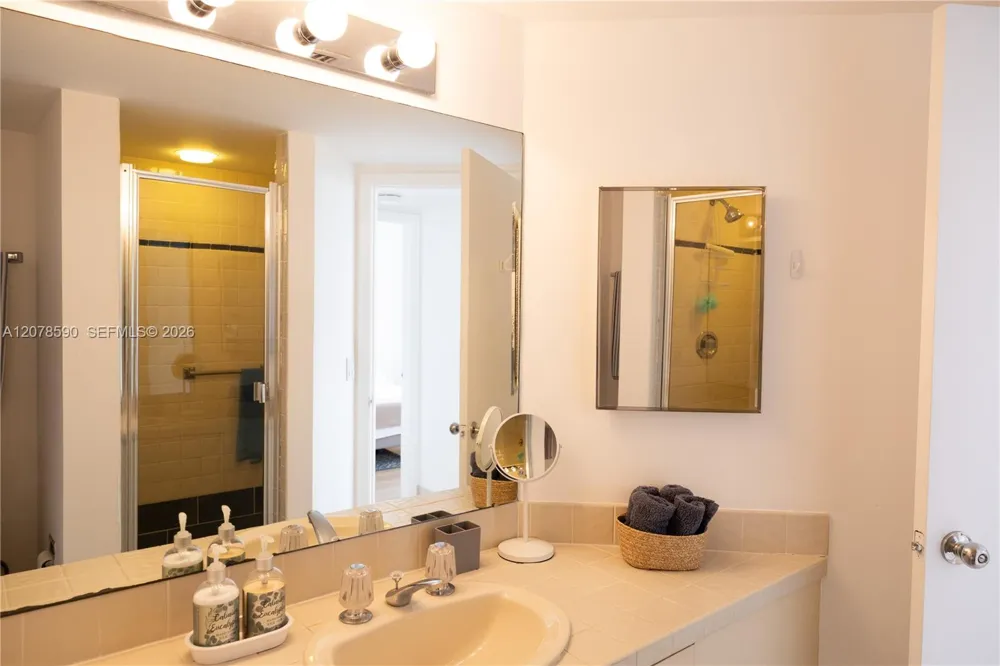 1000 W Island Blvd #1010 Aventura, FL 33160